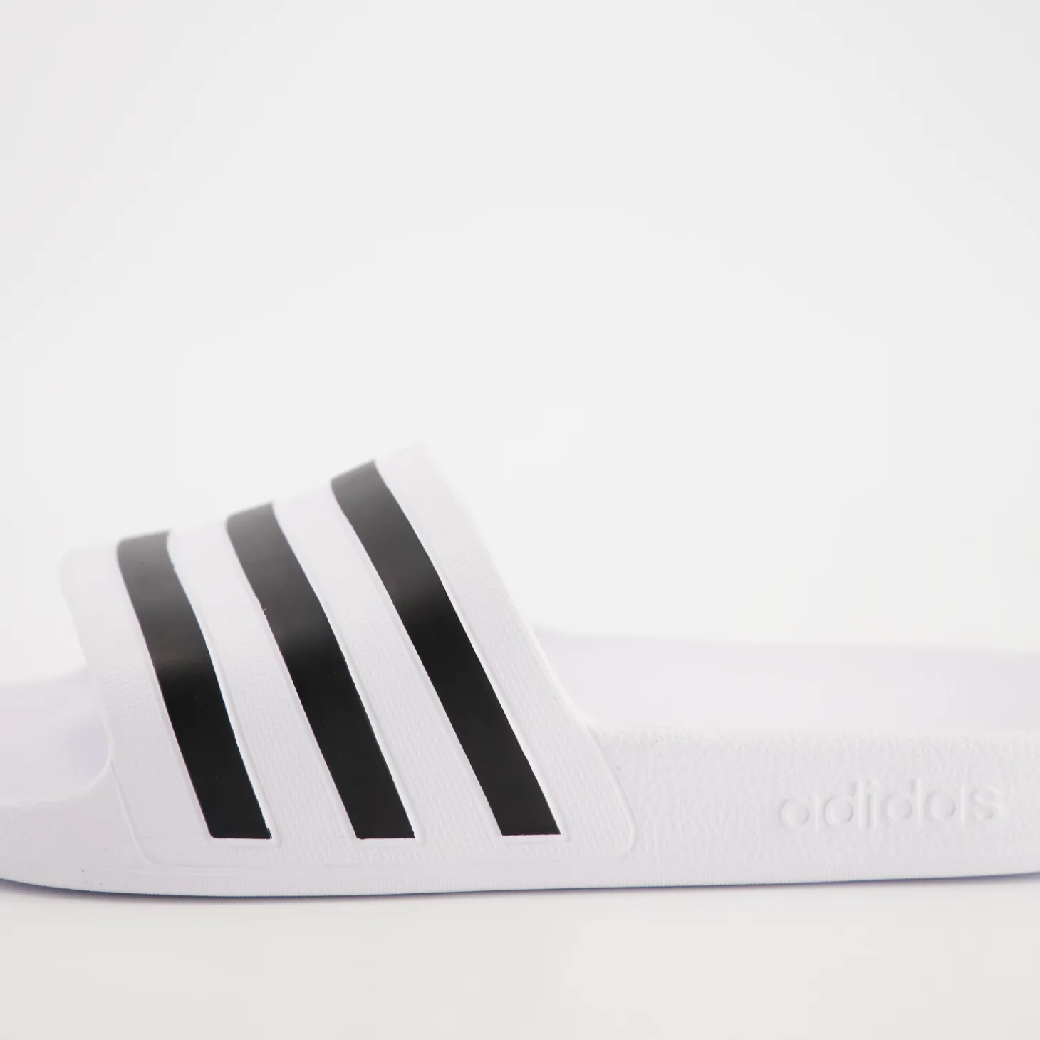 ADILETTE AQUA