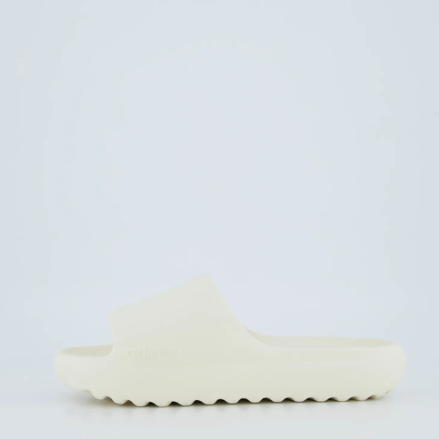ADILETTE LUMIA