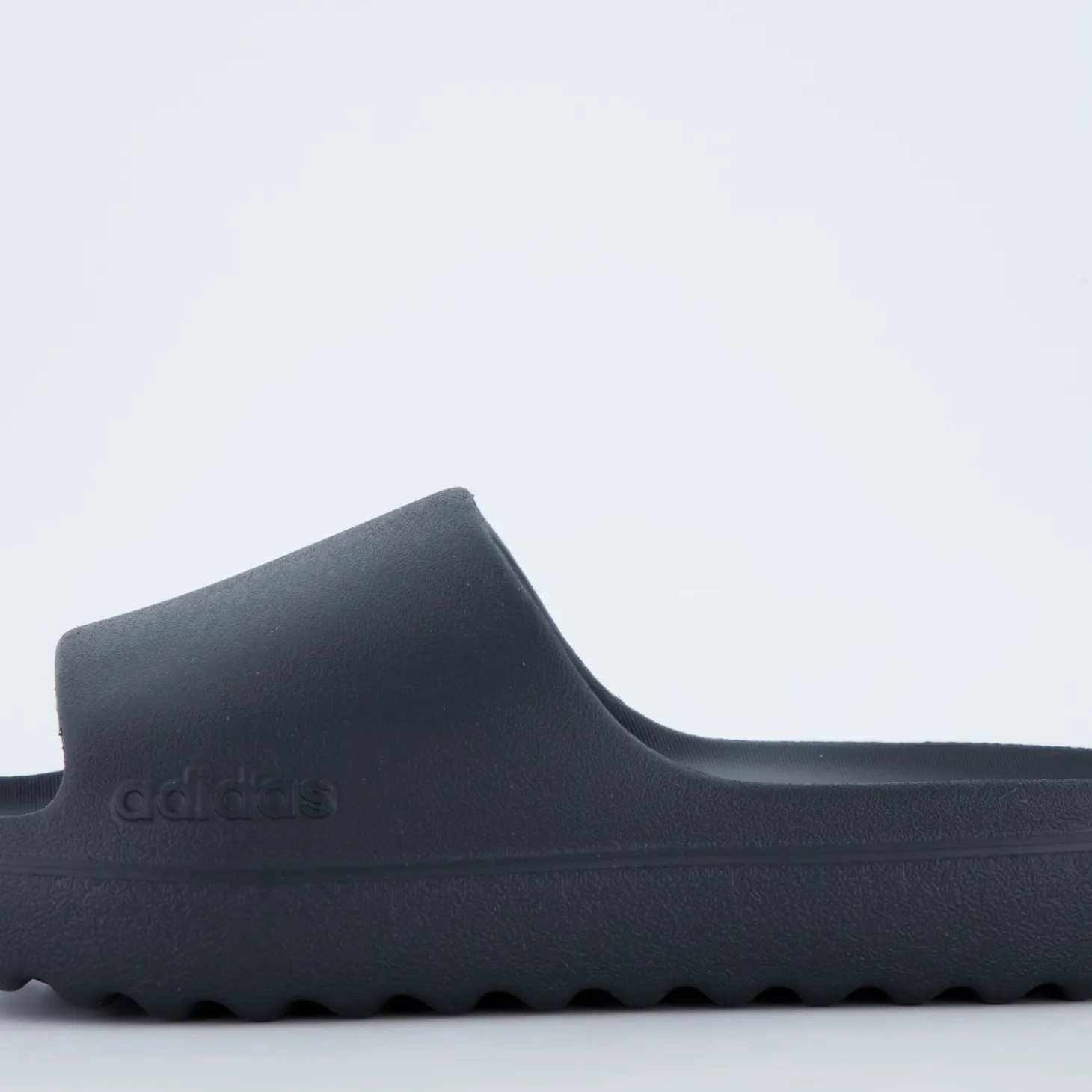 ADILETTE LUMIA