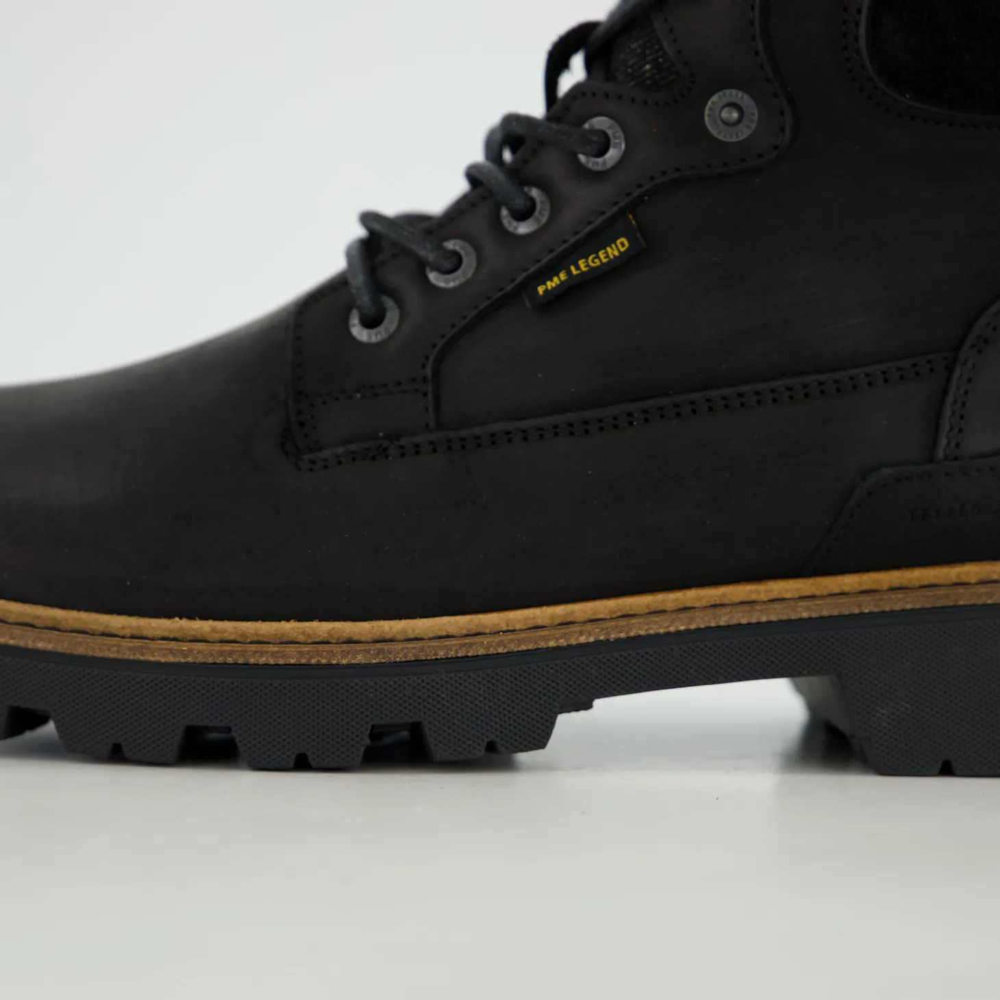 Cargo boot Dragan with warm li