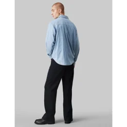 EASY CHAMBRAY SHIRT