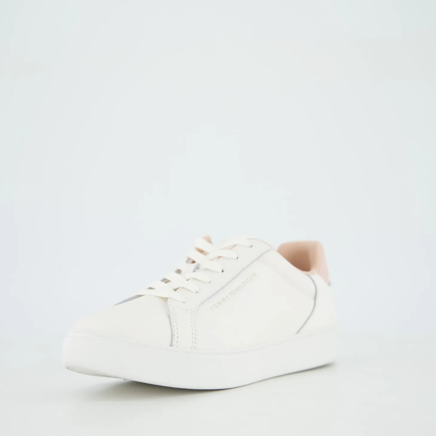 ESSENTIAL COURT SNEAKER