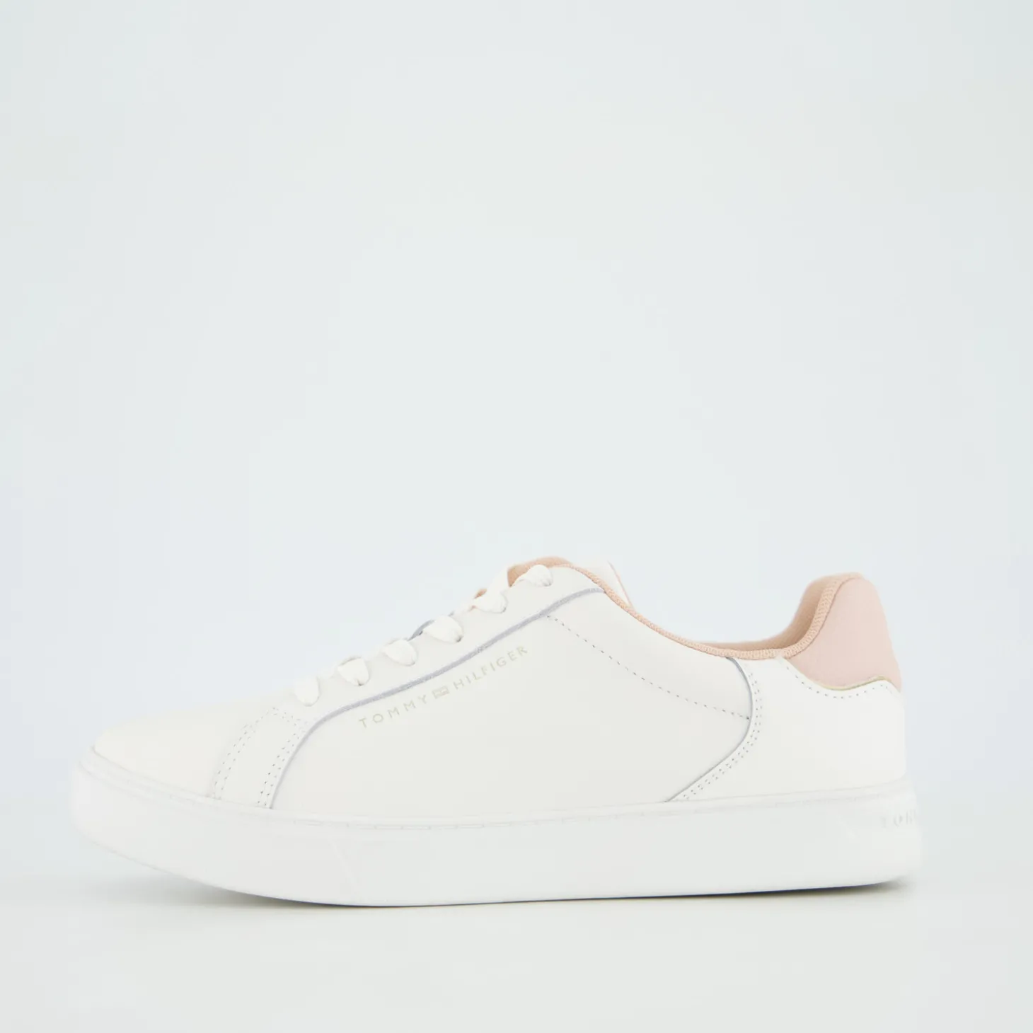 ESSENTIAL COURT SNEAKER