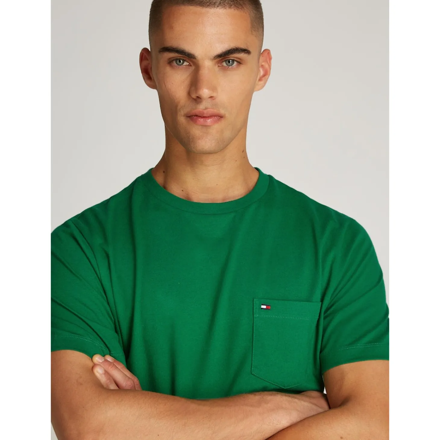 ESSENTIAL SOLID POCKET TEE