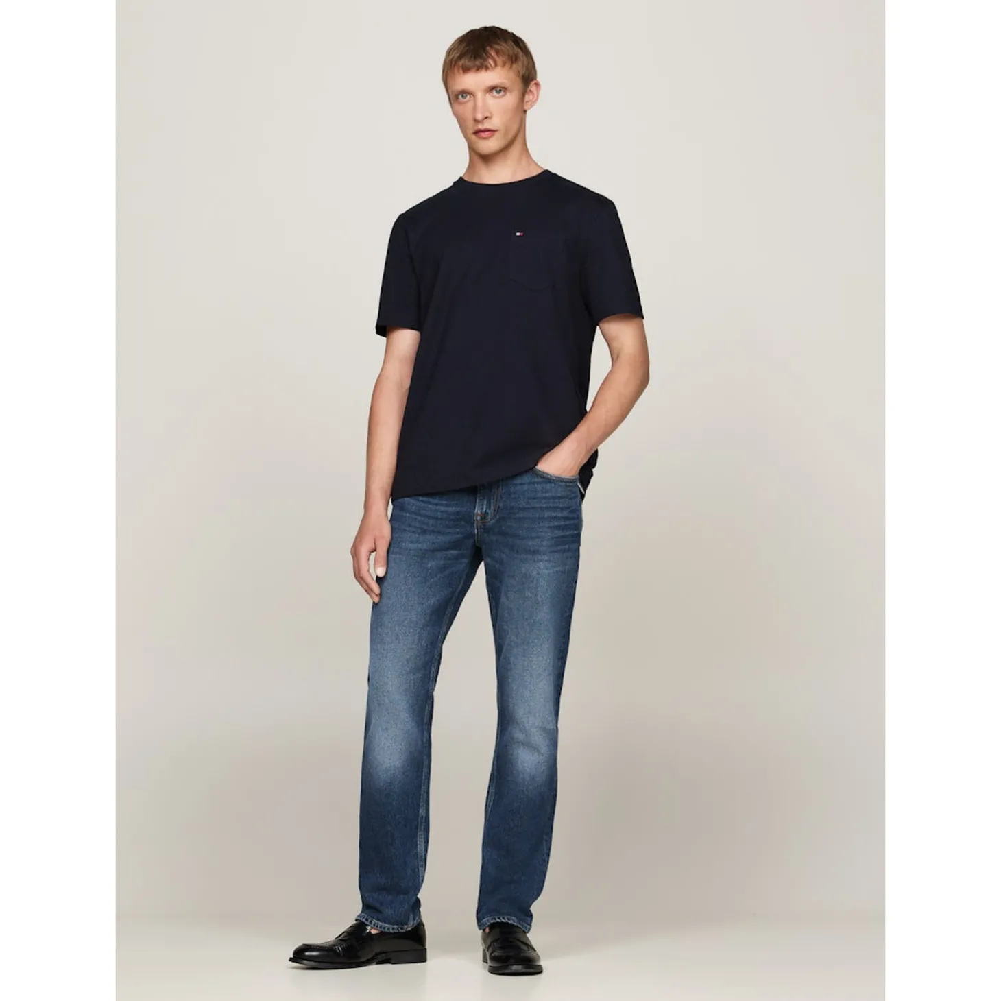 ESSENTIAL SOLID POCKET TEE