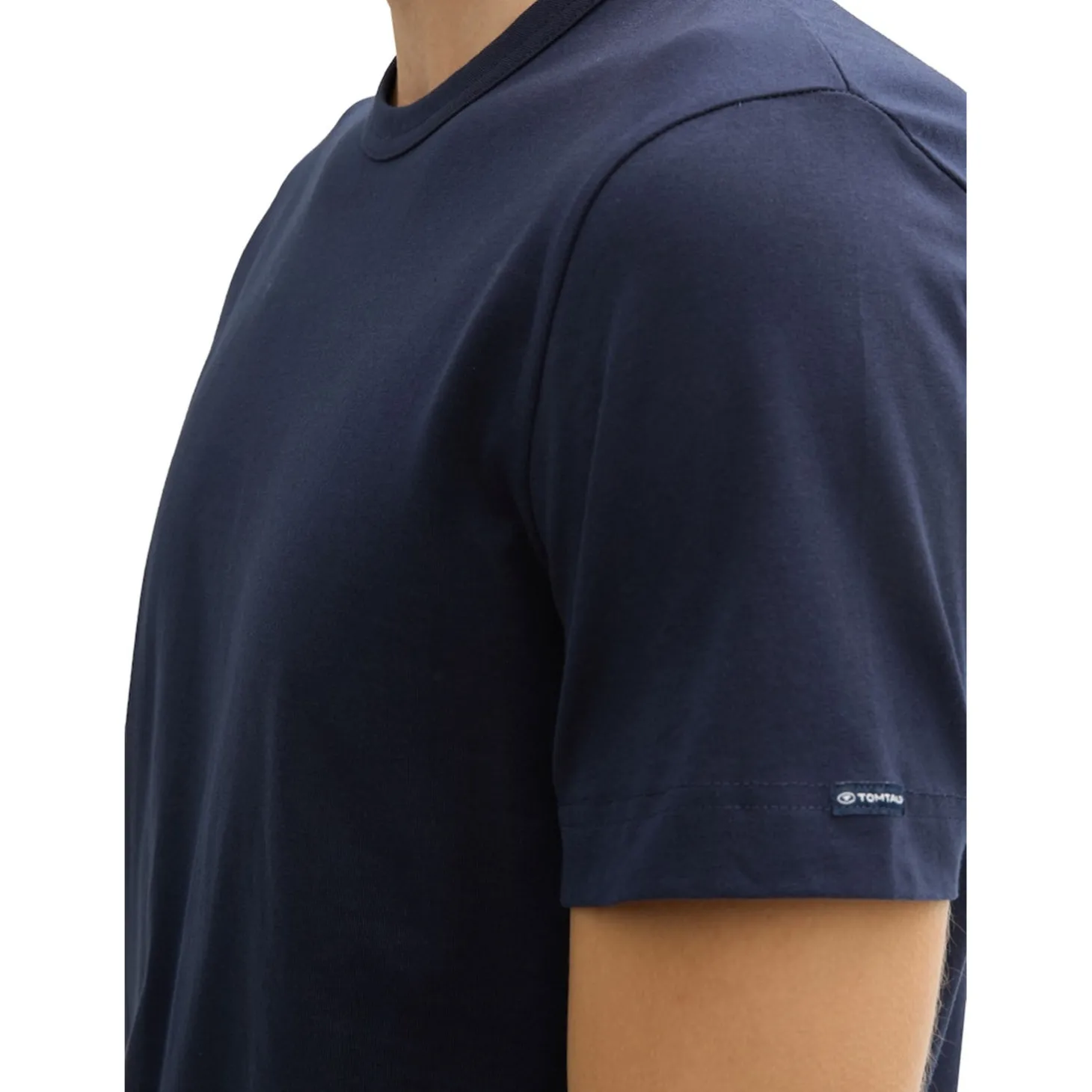 Fitted smart basic t-shirt