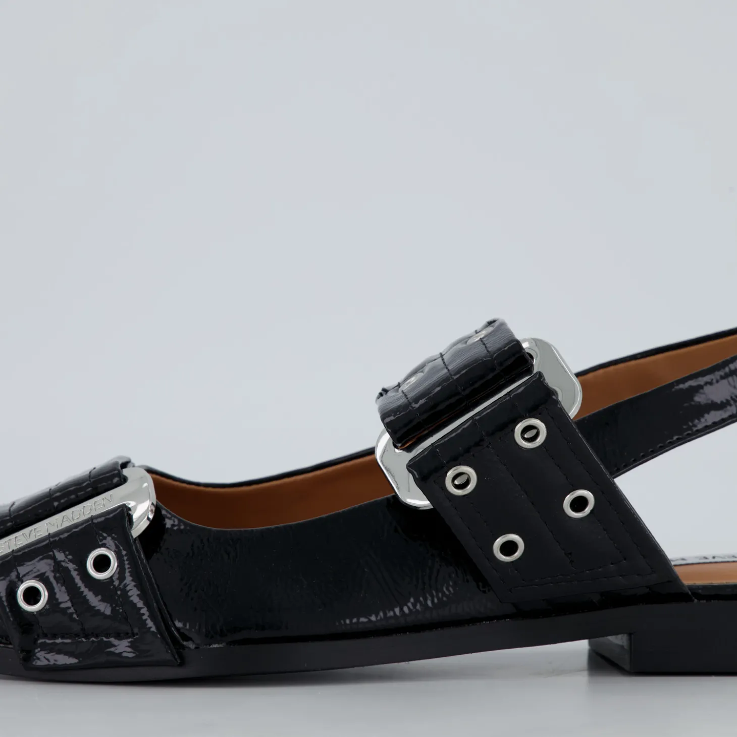 Grand Ave