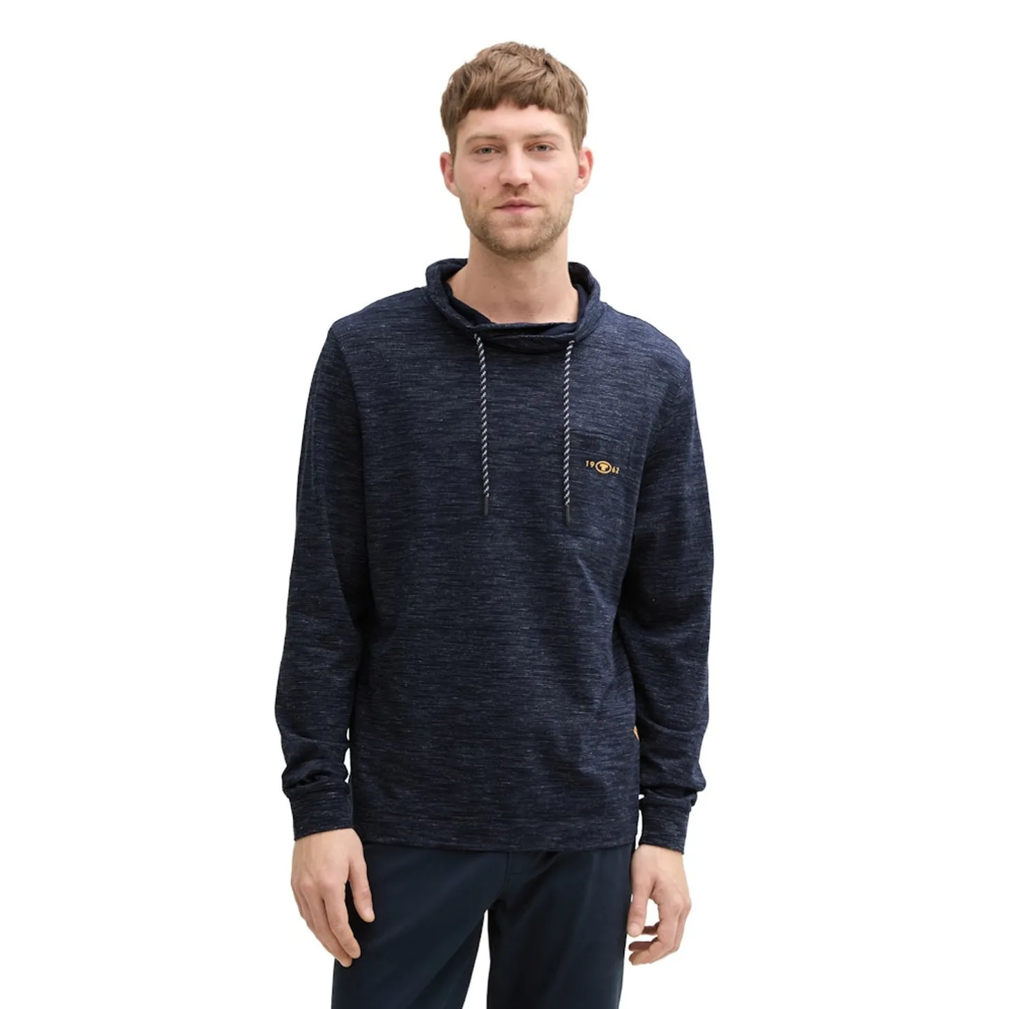 Injected t-shirt snood