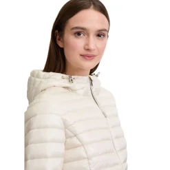 Jacke Watte