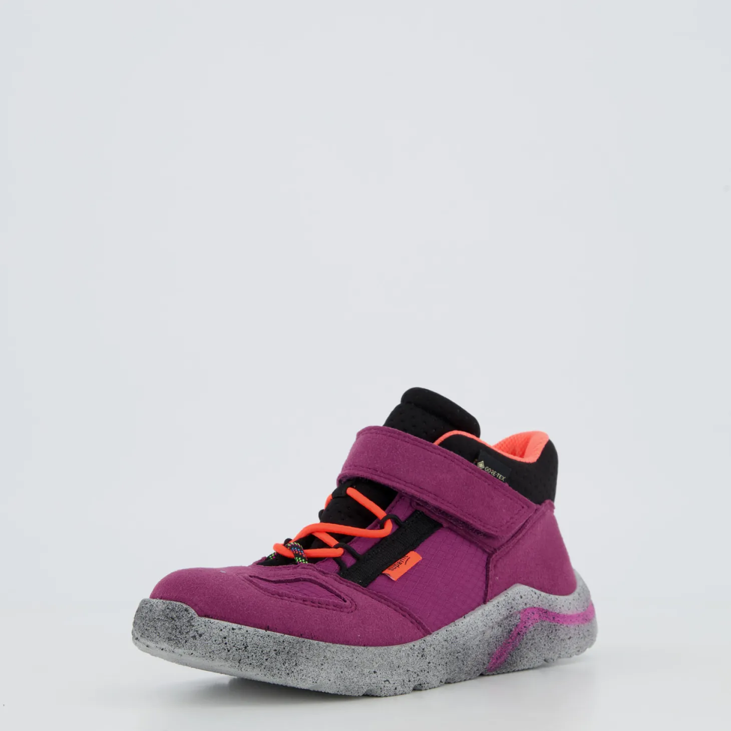 KICKS