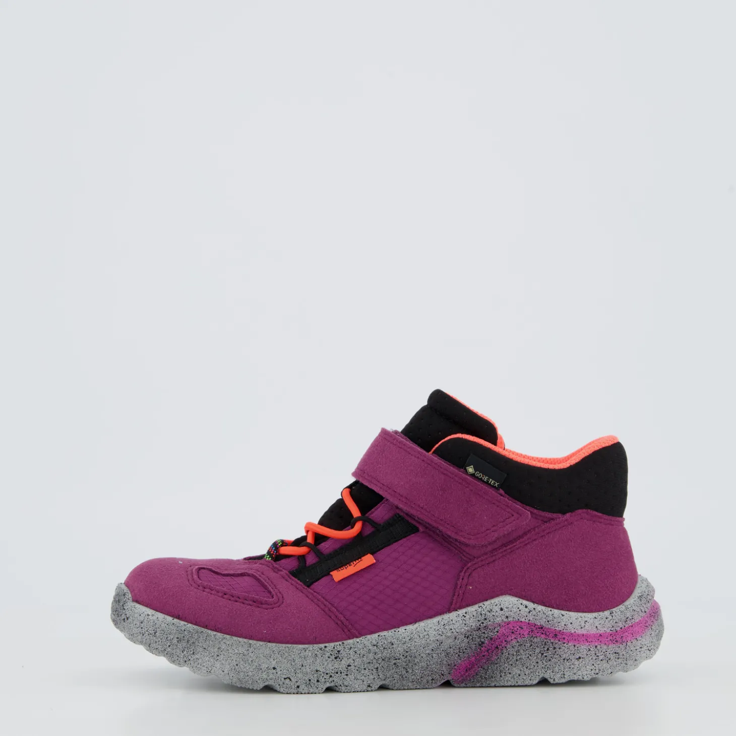 KICKS