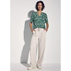 LTD QR Splitneck blouse w turn