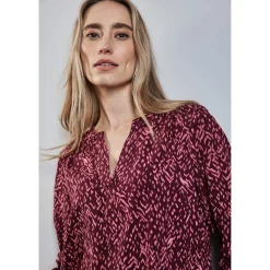 LTD QR Splitneck tunic blouse