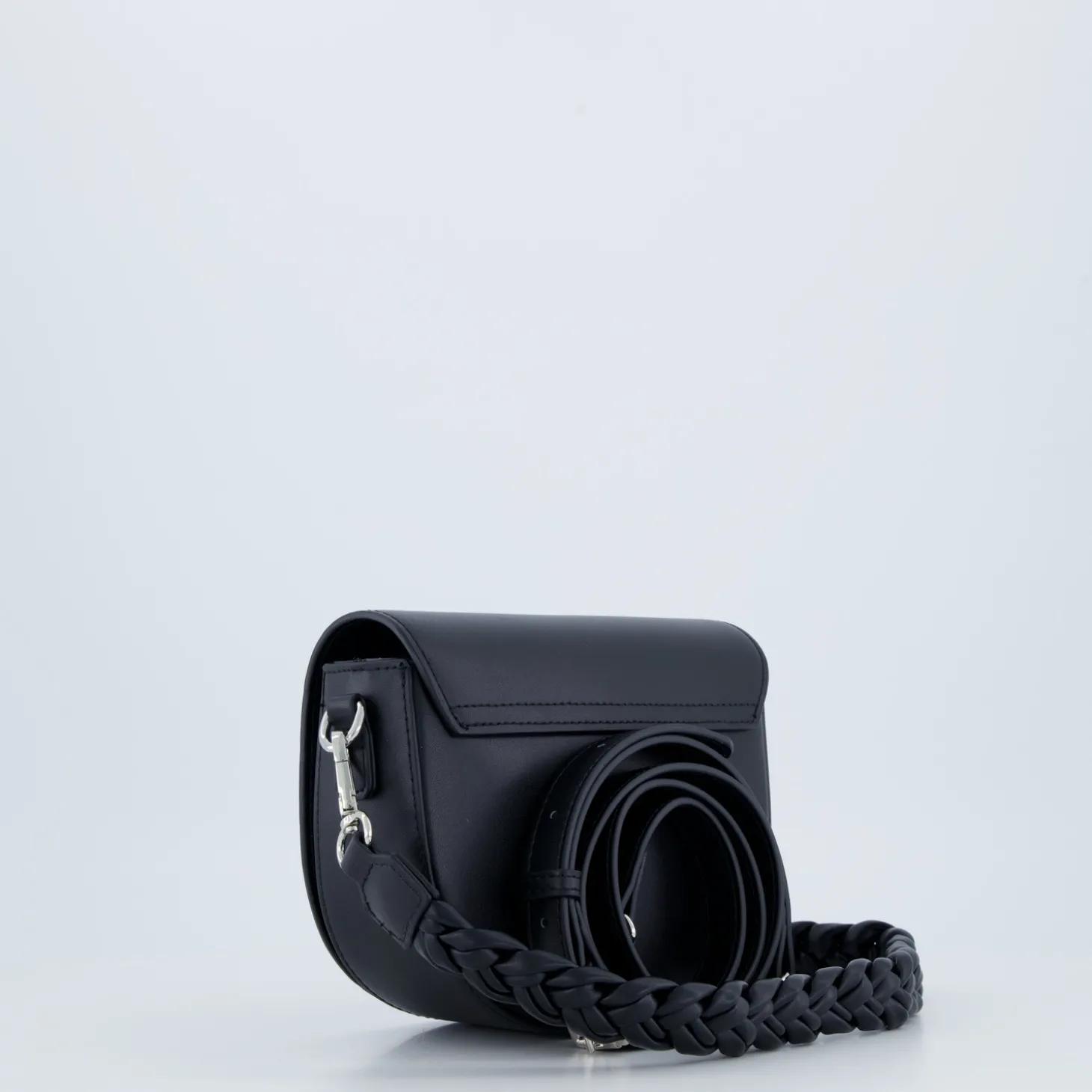 Melbu Saddle