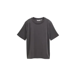 Modern fluent t-shirt