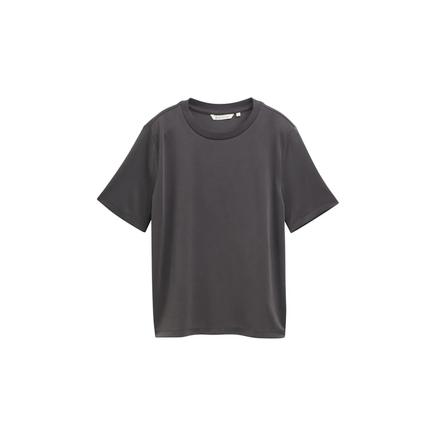 Modern fluent t-shirt