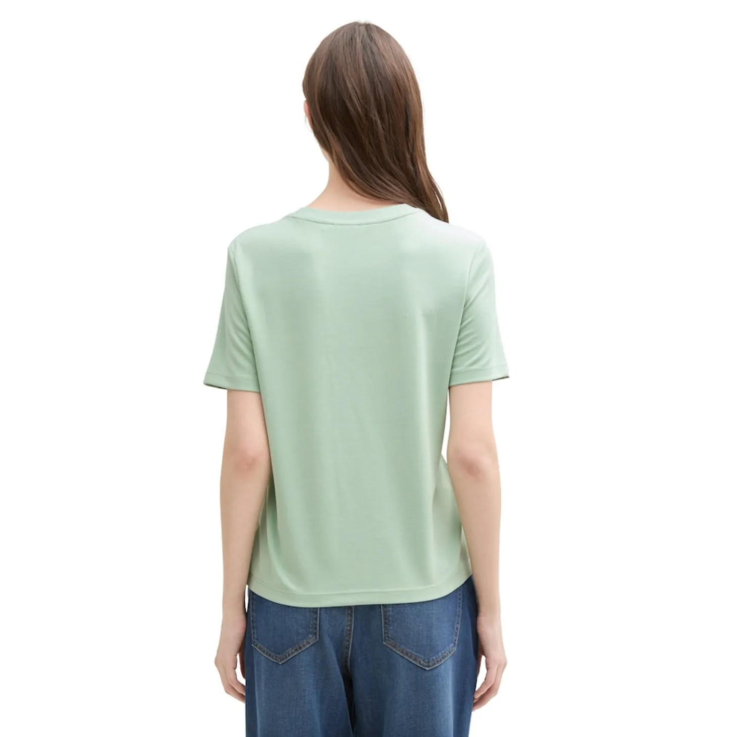 Modern fluent t-shirt