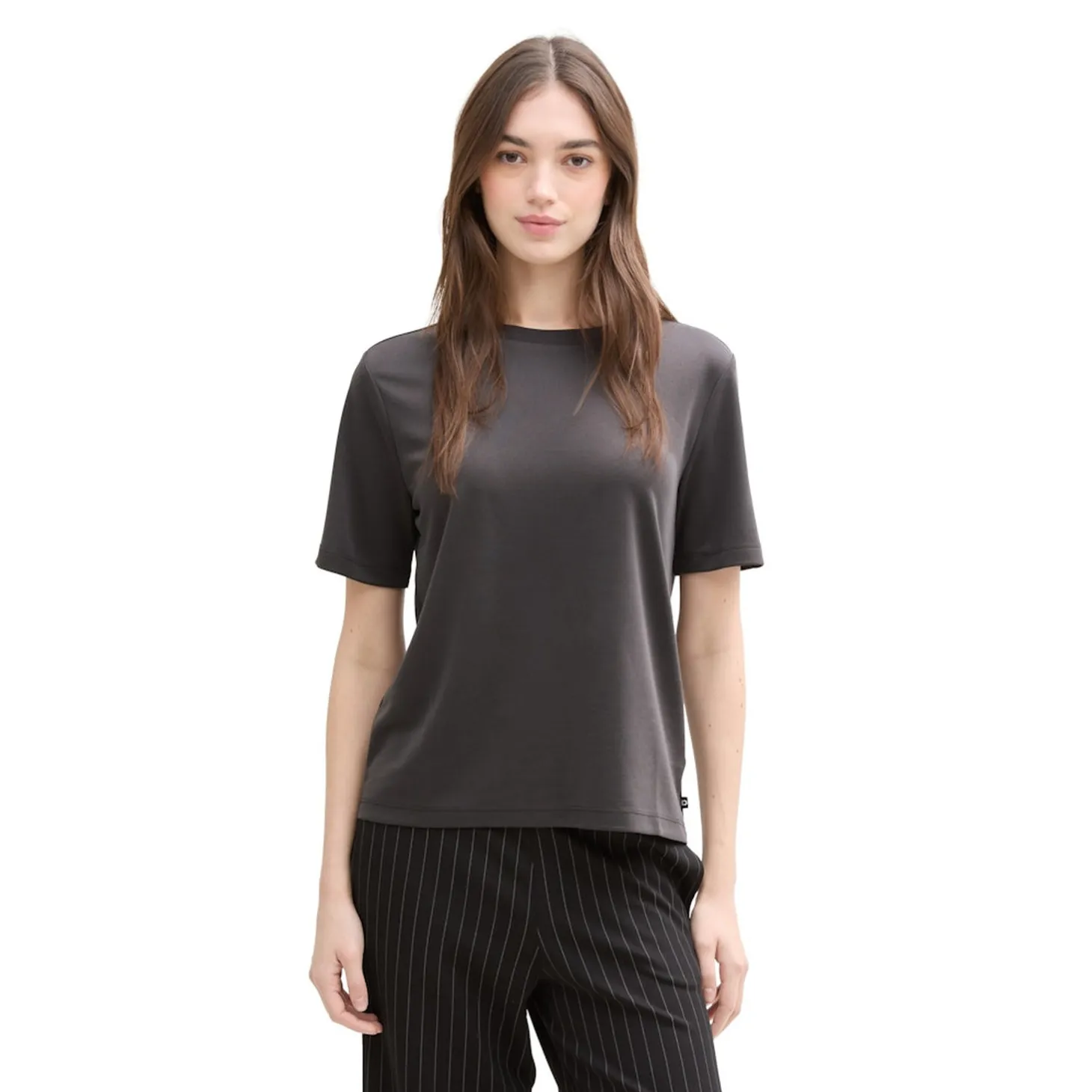 Modern fluent t-shirt
