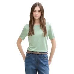 Modern fluent t-shirt
