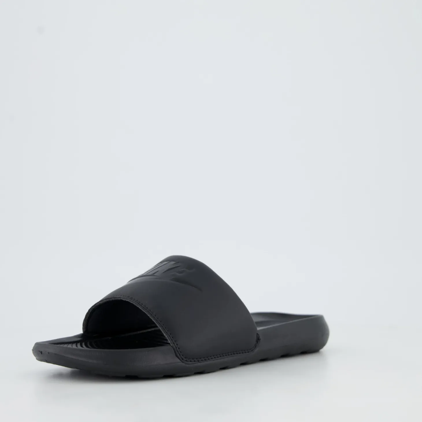 NIKE VICTORI ONE SLIDE