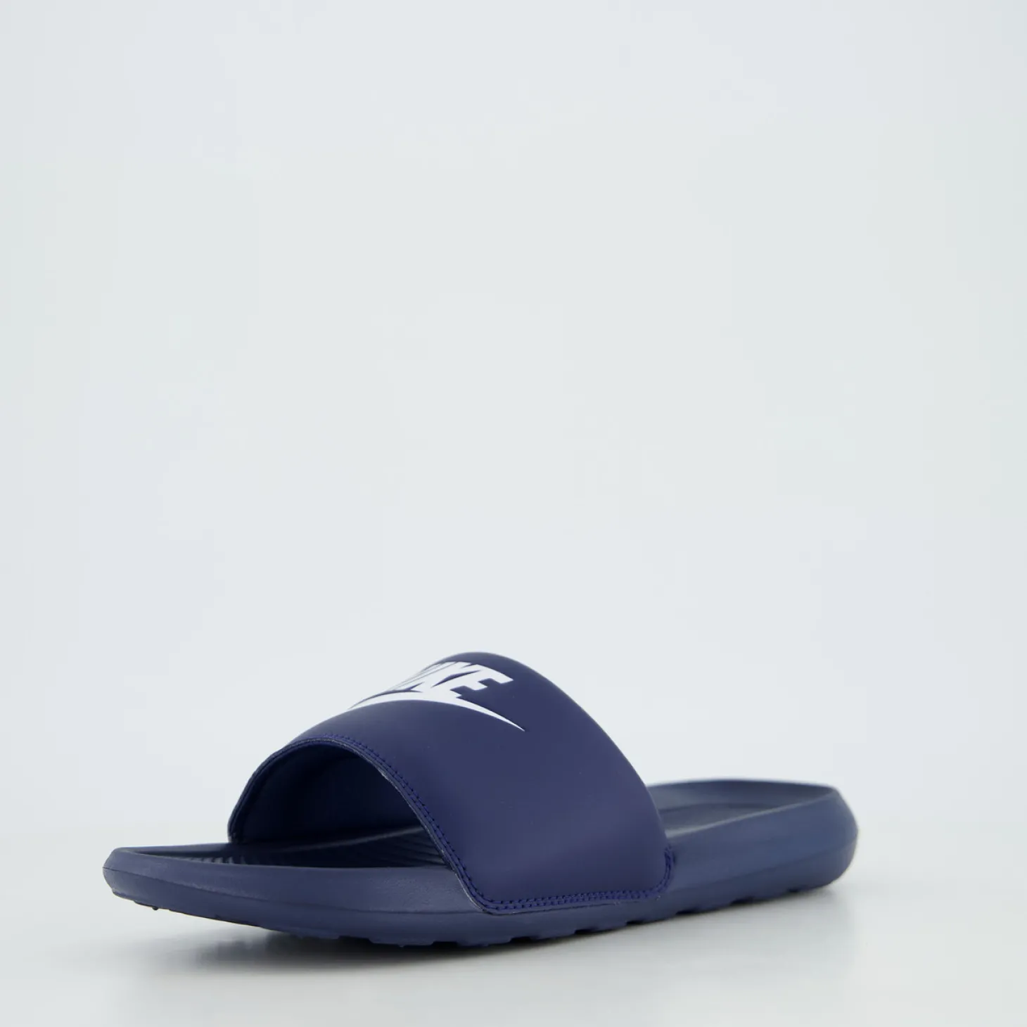 NIKE VICTORI ONE SLIDE