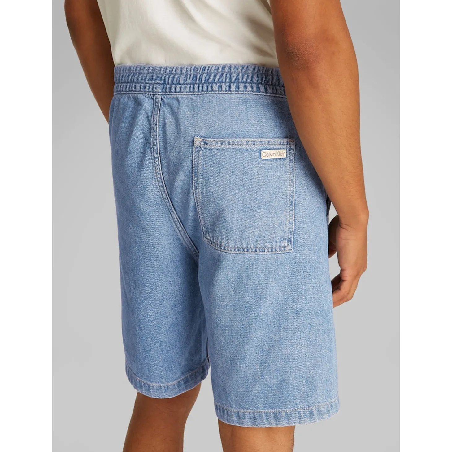 PULL ON RELAXED DENIM SHORT
