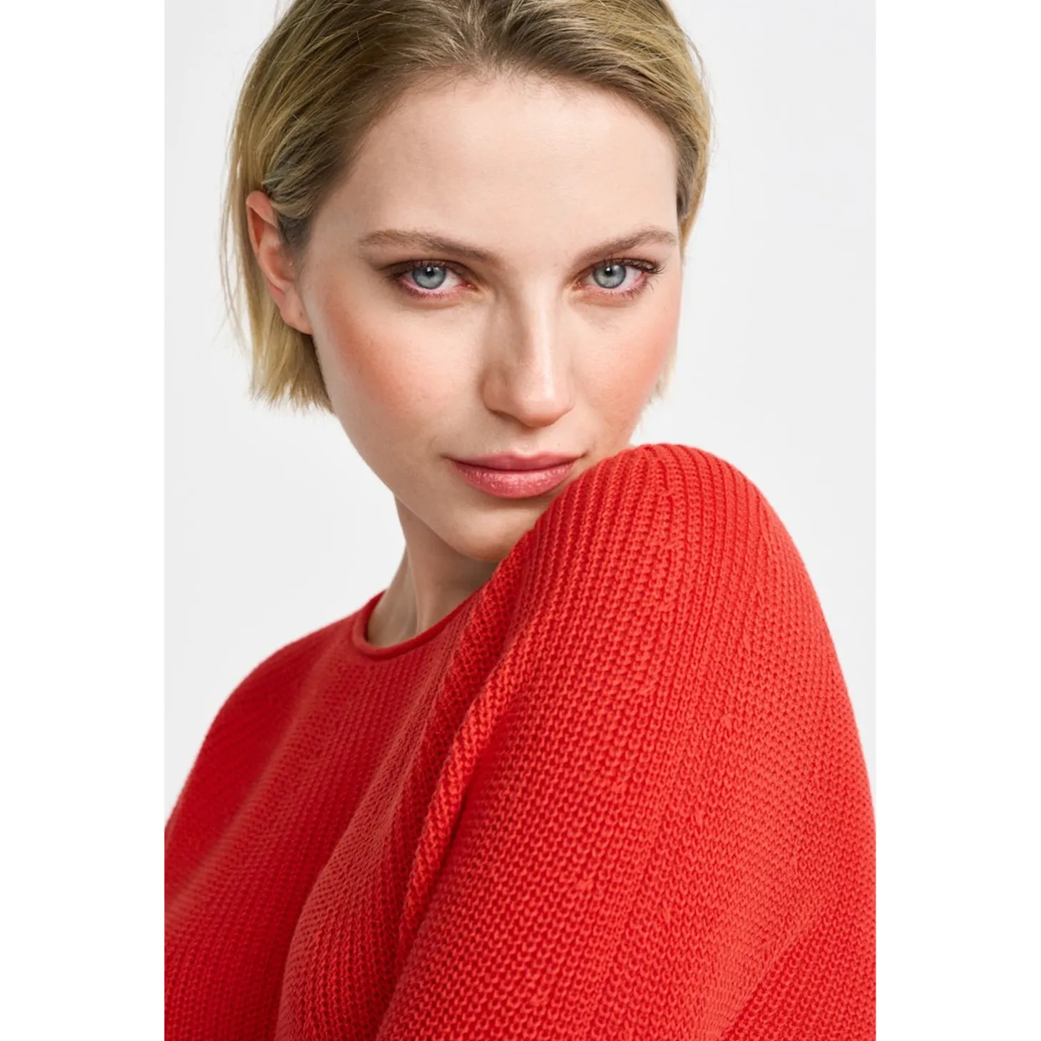 Seamless Crew Neck Half Cardig