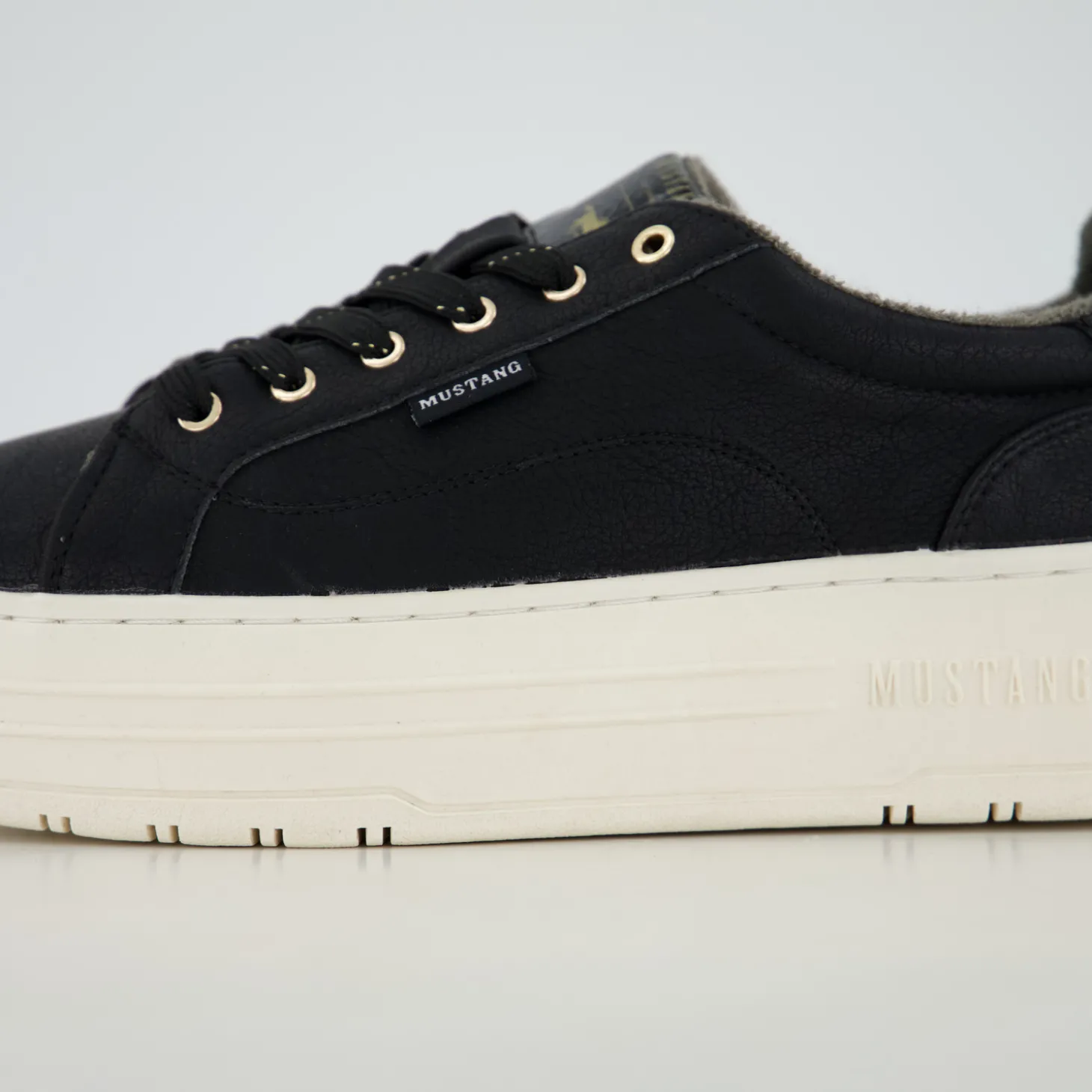 Sneaker