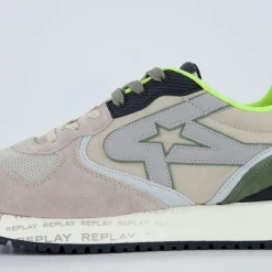 Sneaker