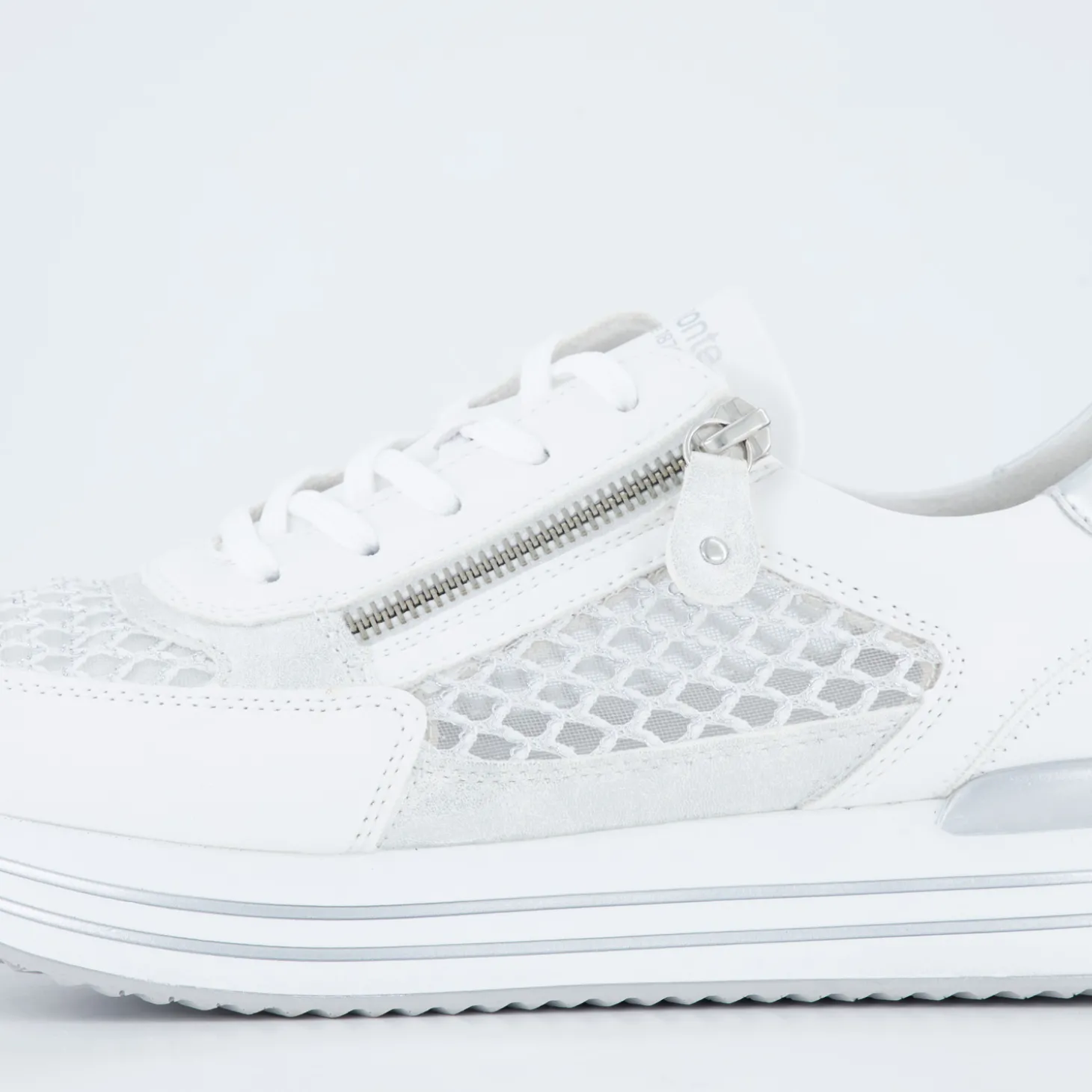 Sneaker
