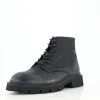 Stiefel & Stiefeletten