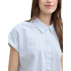 Striped shortsleeve shirt