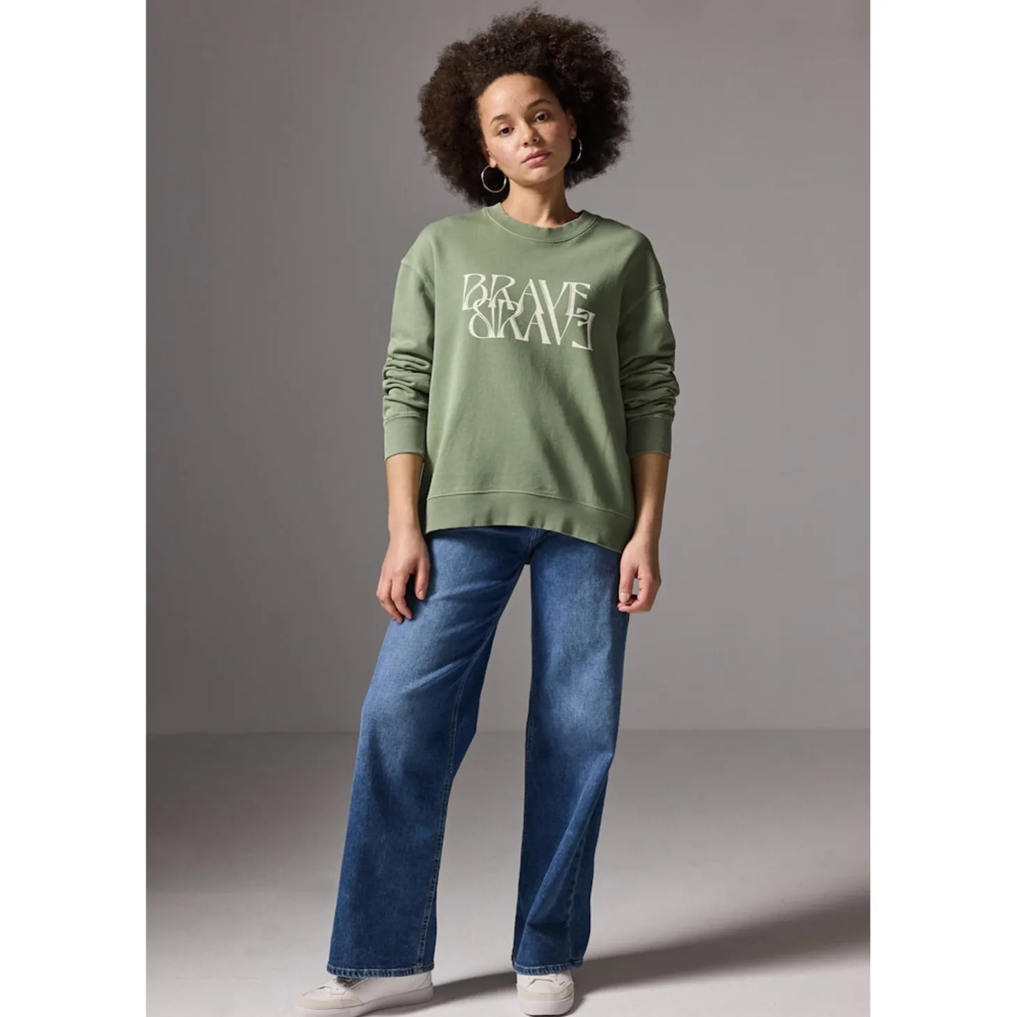 Studio Loose Fit Crewneck