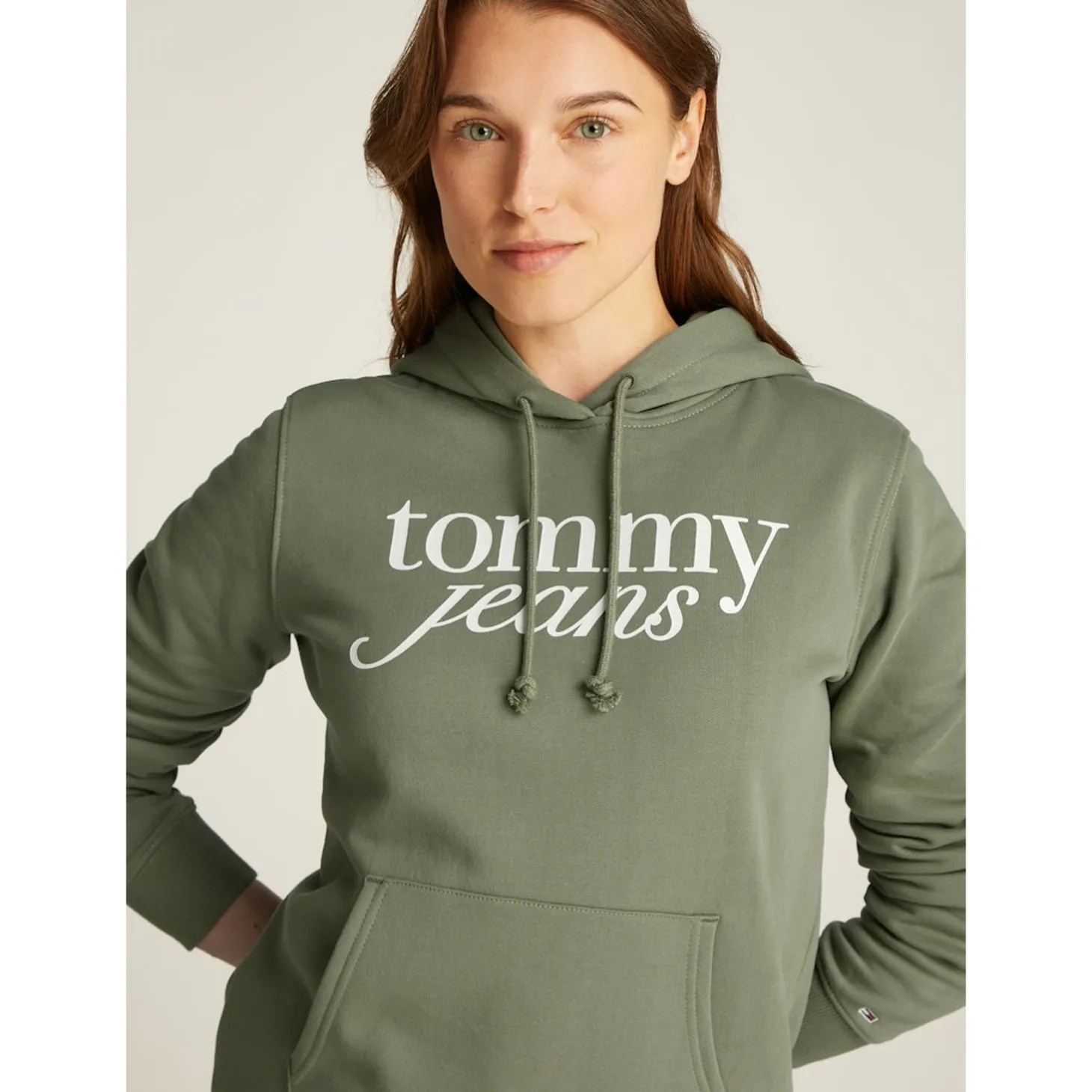 TJW REG ESS LOGO HOODIE EXT