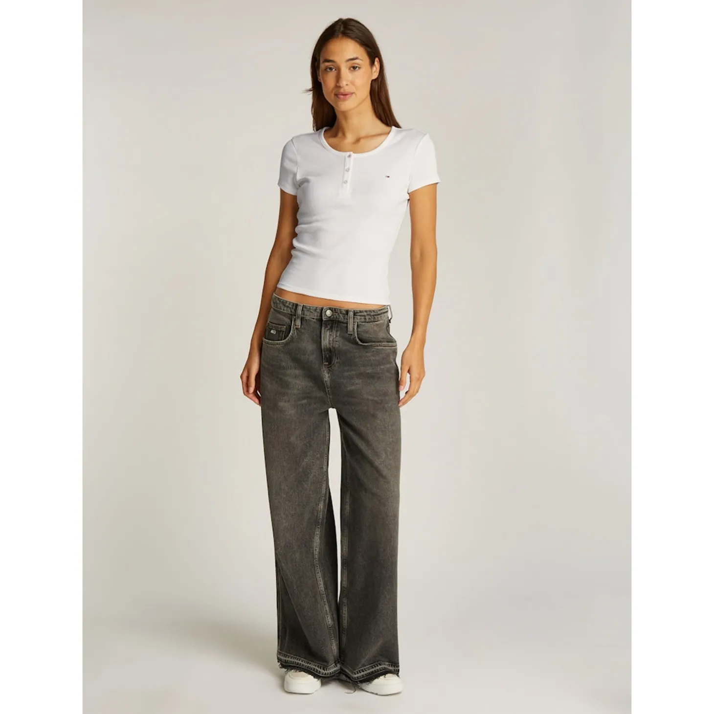 TJW SLIM BUTTON RIB C-NECK SS
