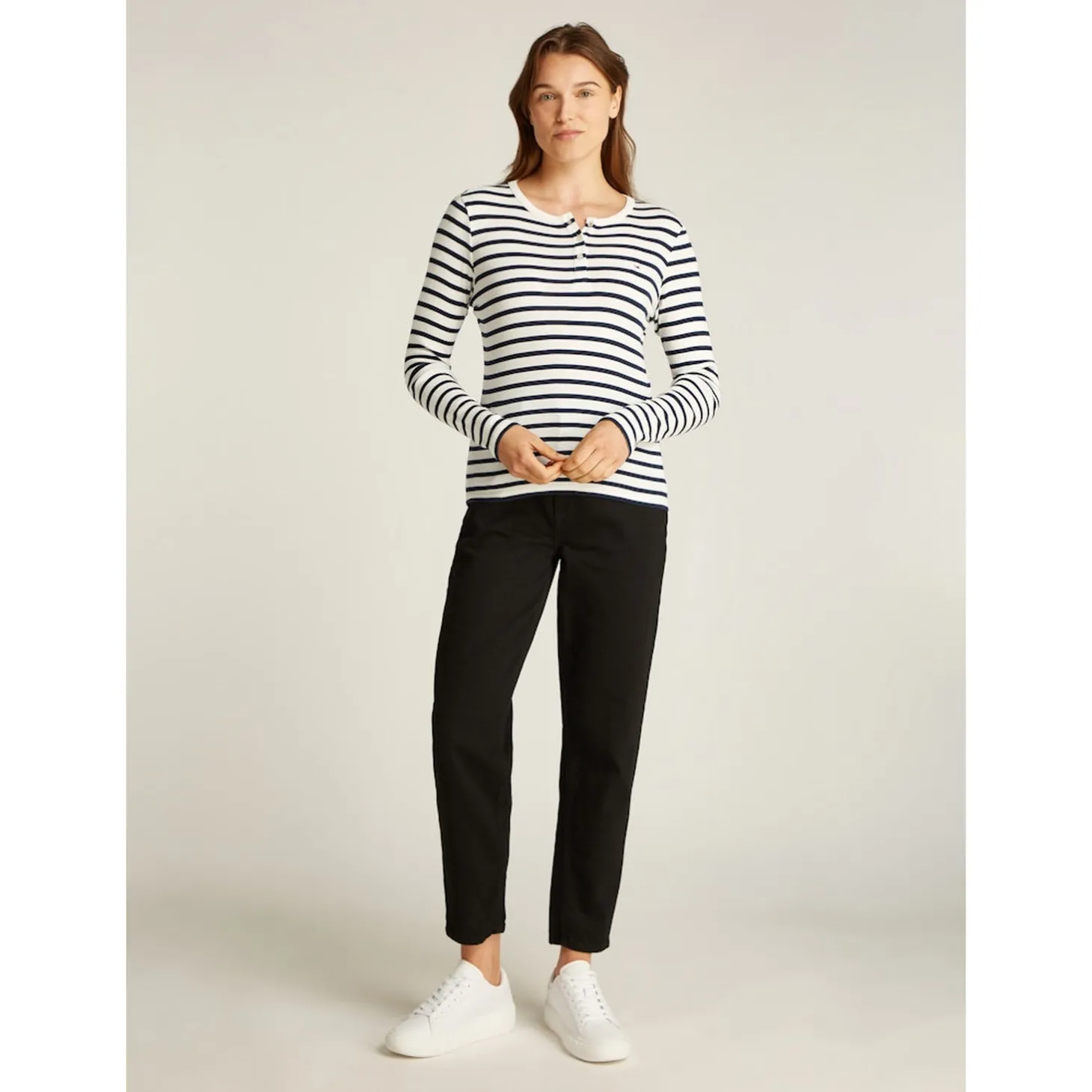 TJW SLM BUTTON RIB C-NECK LS E