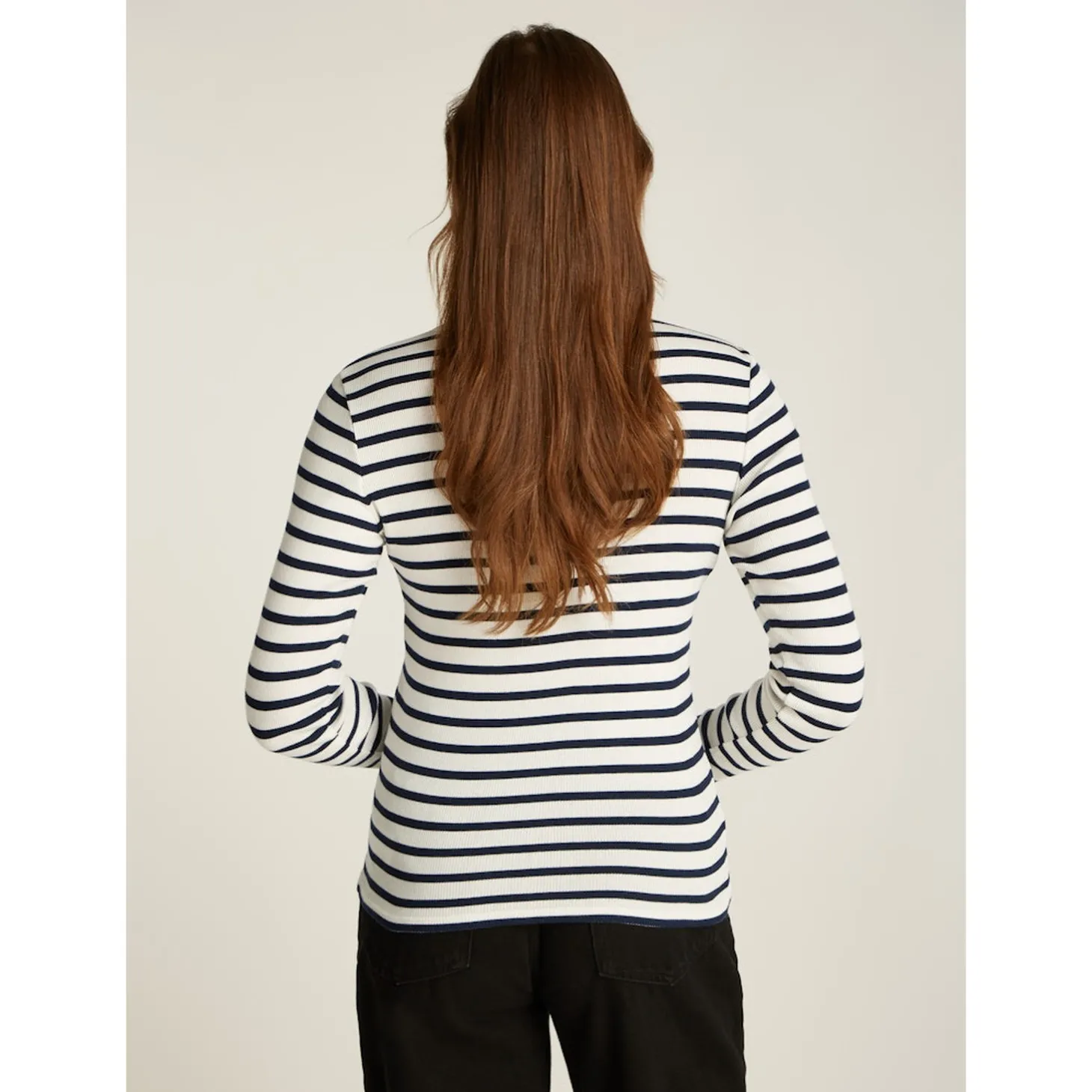 TJW SLM BUTTON RIB C-NECK LS E