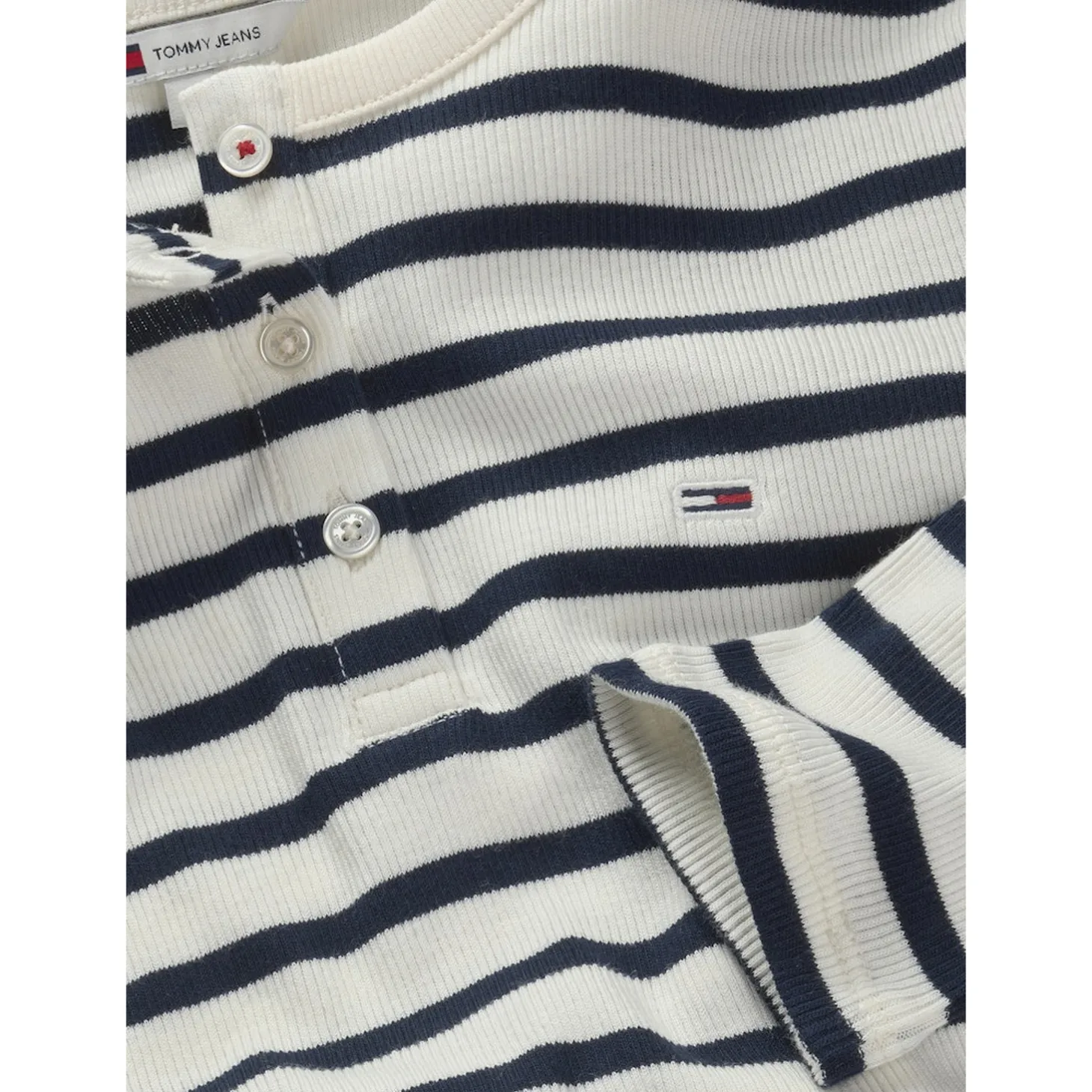 TJW SLM BUTTON RIB C-NECK LS E