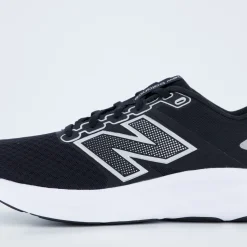 460 V4
