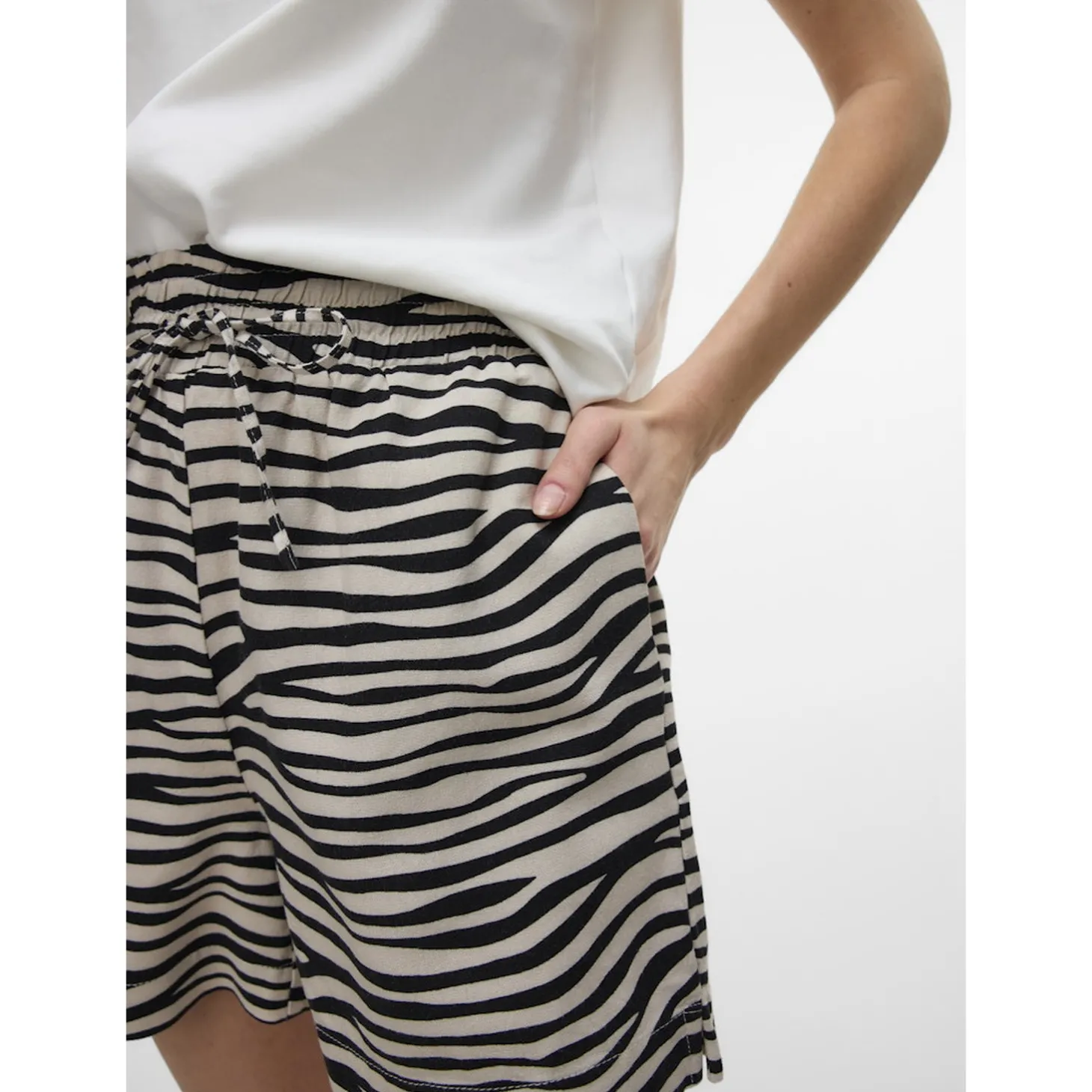 VMMYMILO HW PAPERBAG SHORTS WV