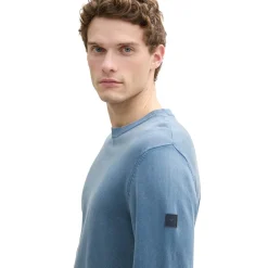 Washed structure crewneck knit