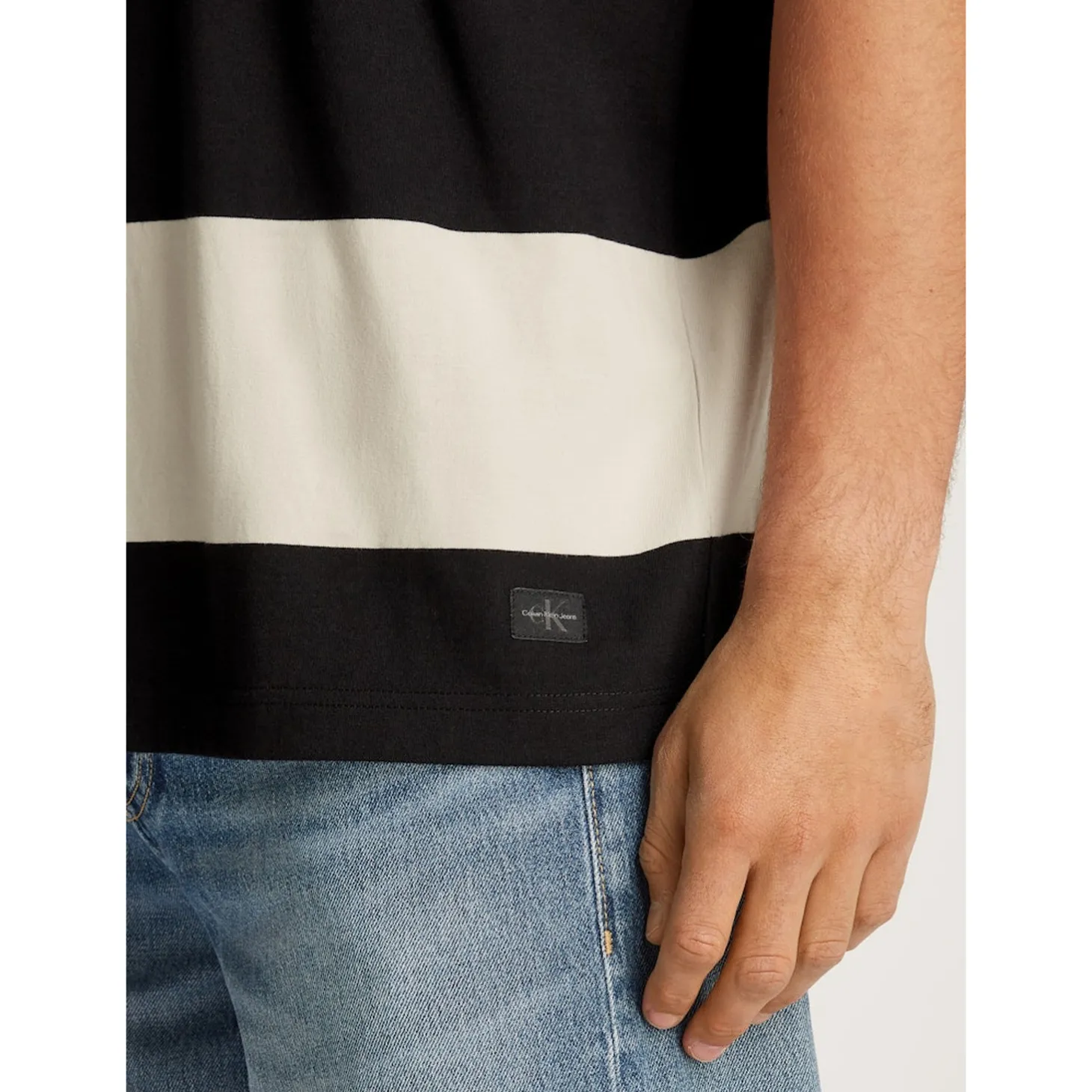 WOVEN LABEL RELAXED TEE